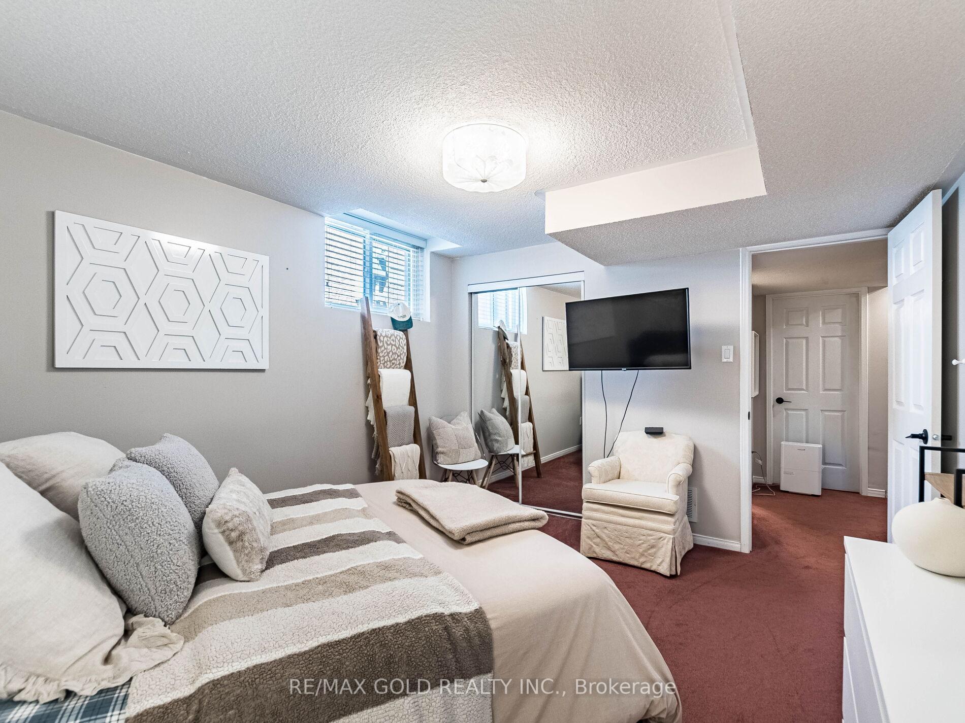 Photo 22 of 98 Springview Drive, Brampton, Brampton West — HOMEH