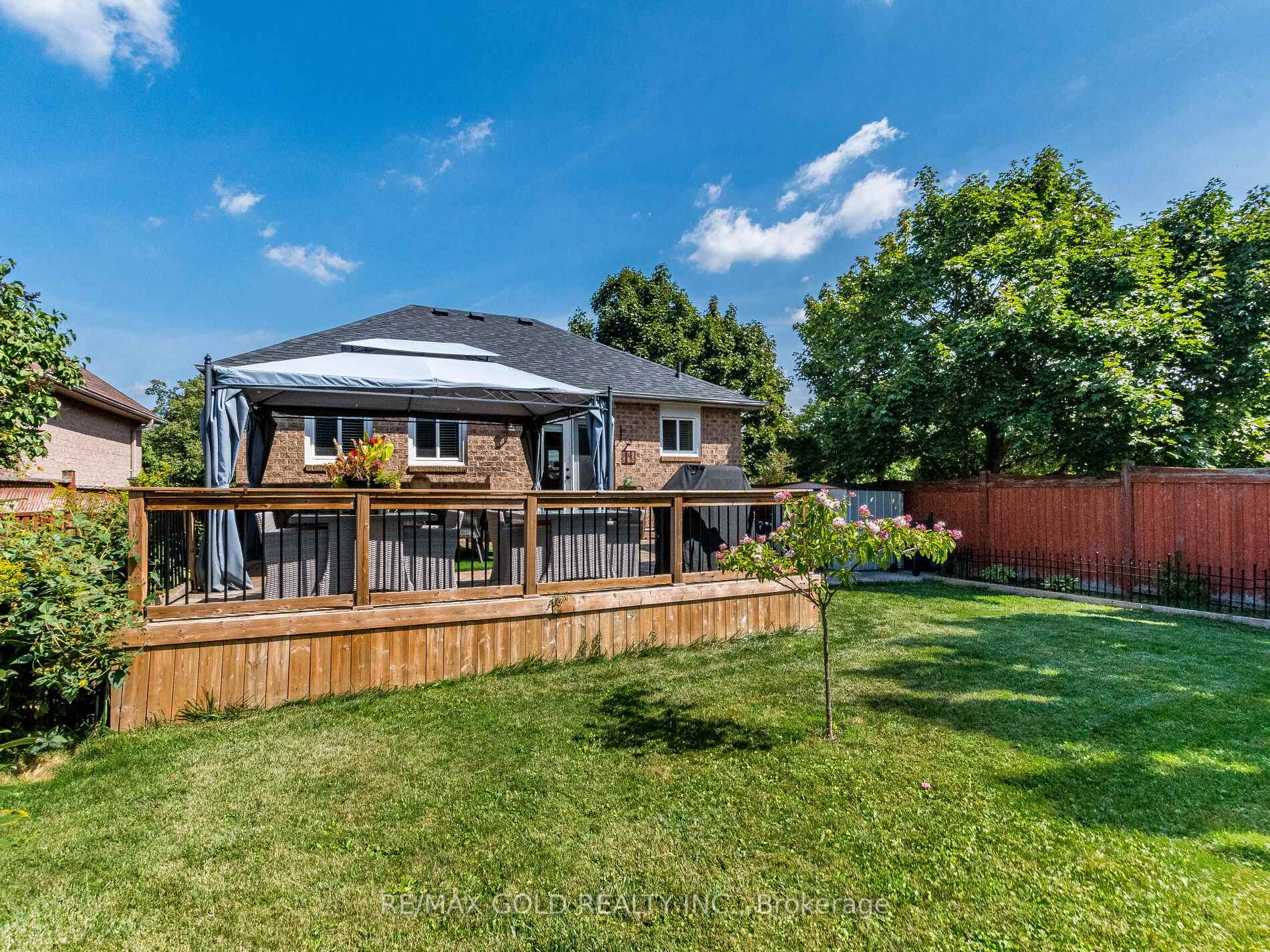 Photo 26 of 98 Springview Drive, Brampton, Brampton West — HOMEH
