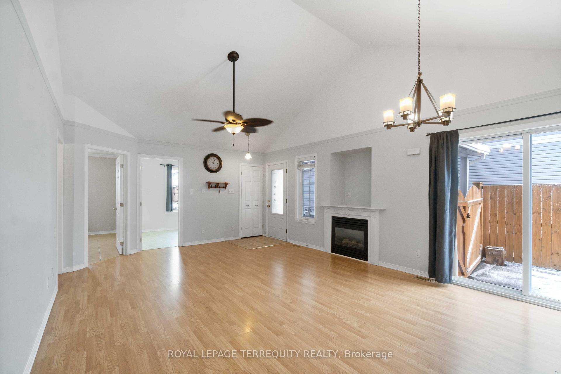 Photo 2 of 243 Hemlock Crescent, Cornwall — HOMEH