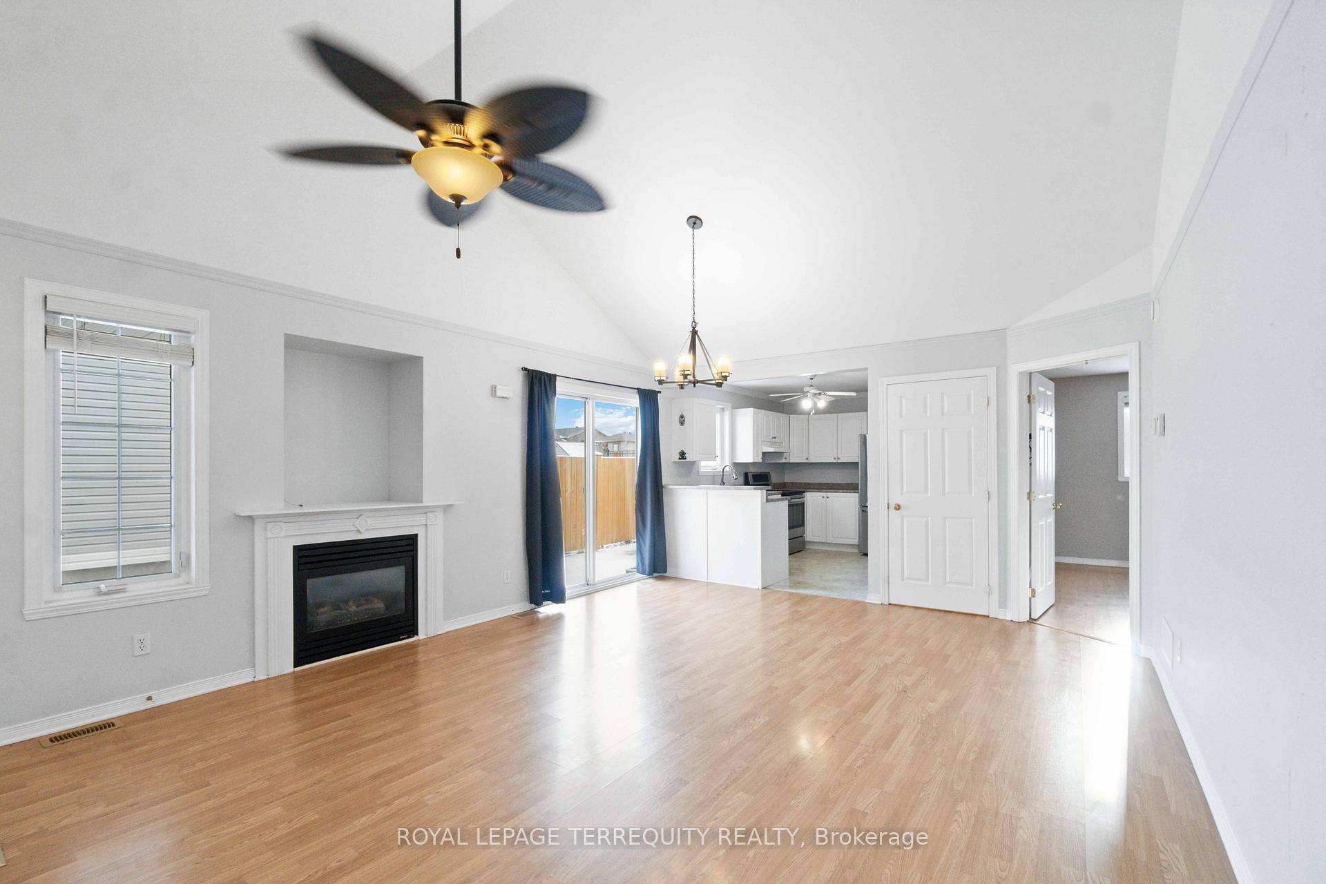 Photo 3 of 243 Hemlock Crescent, Cornwall — HOMEH