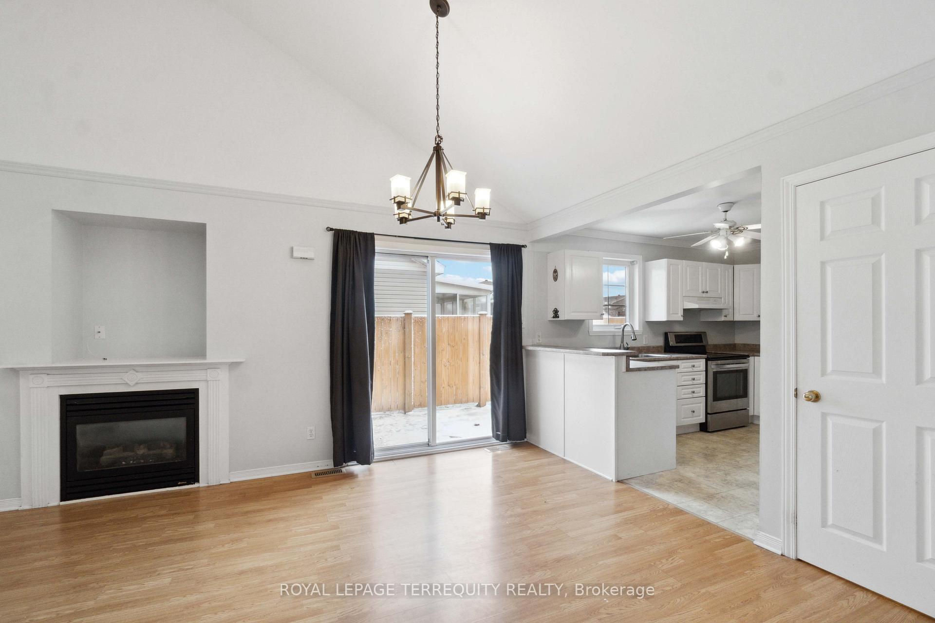 Photo 4 of 243 Hemlock Crescent, Cornwall — HOMEH