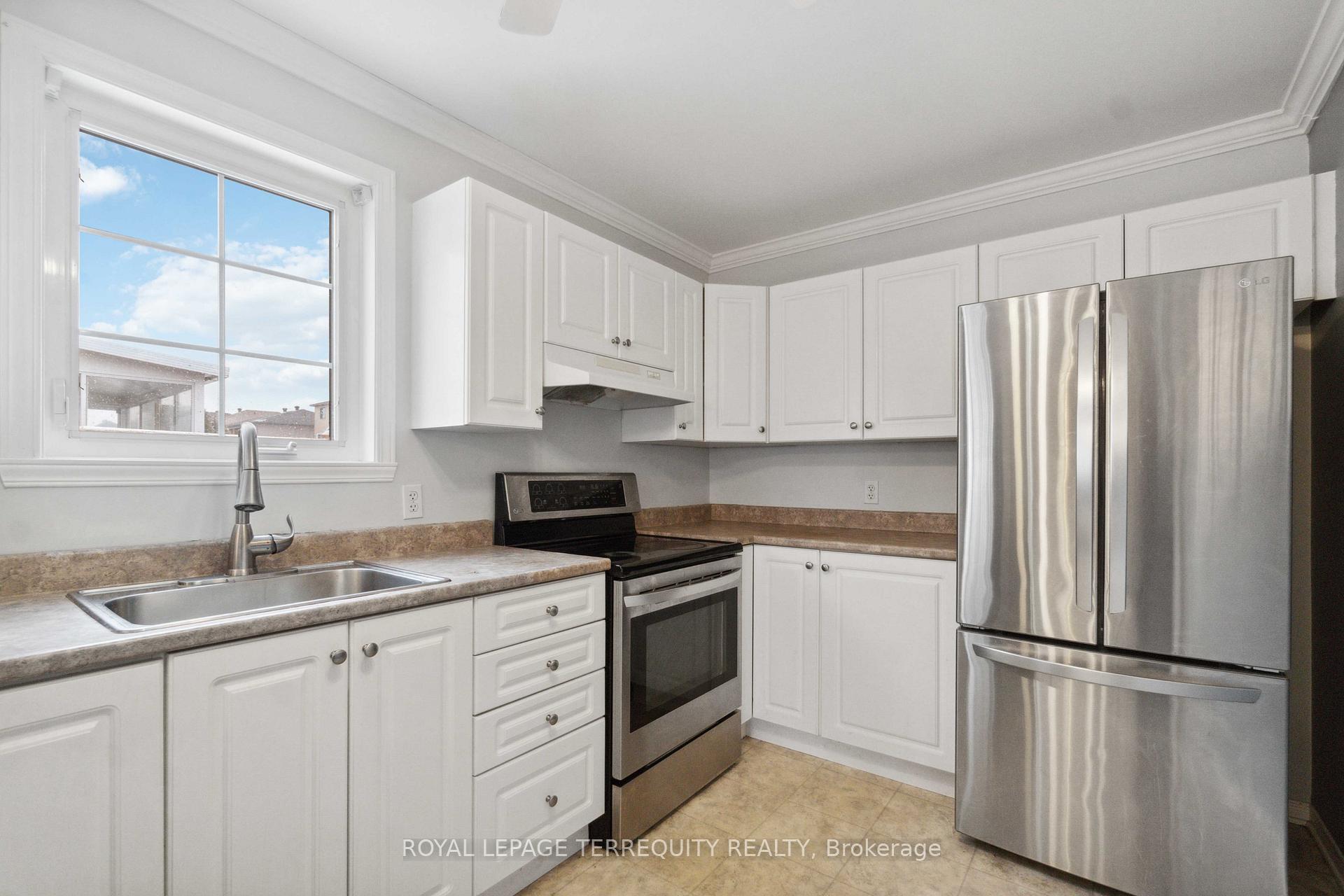 Photo 11 of 243 Hemlock Crescent, Cornwall — HOMEH