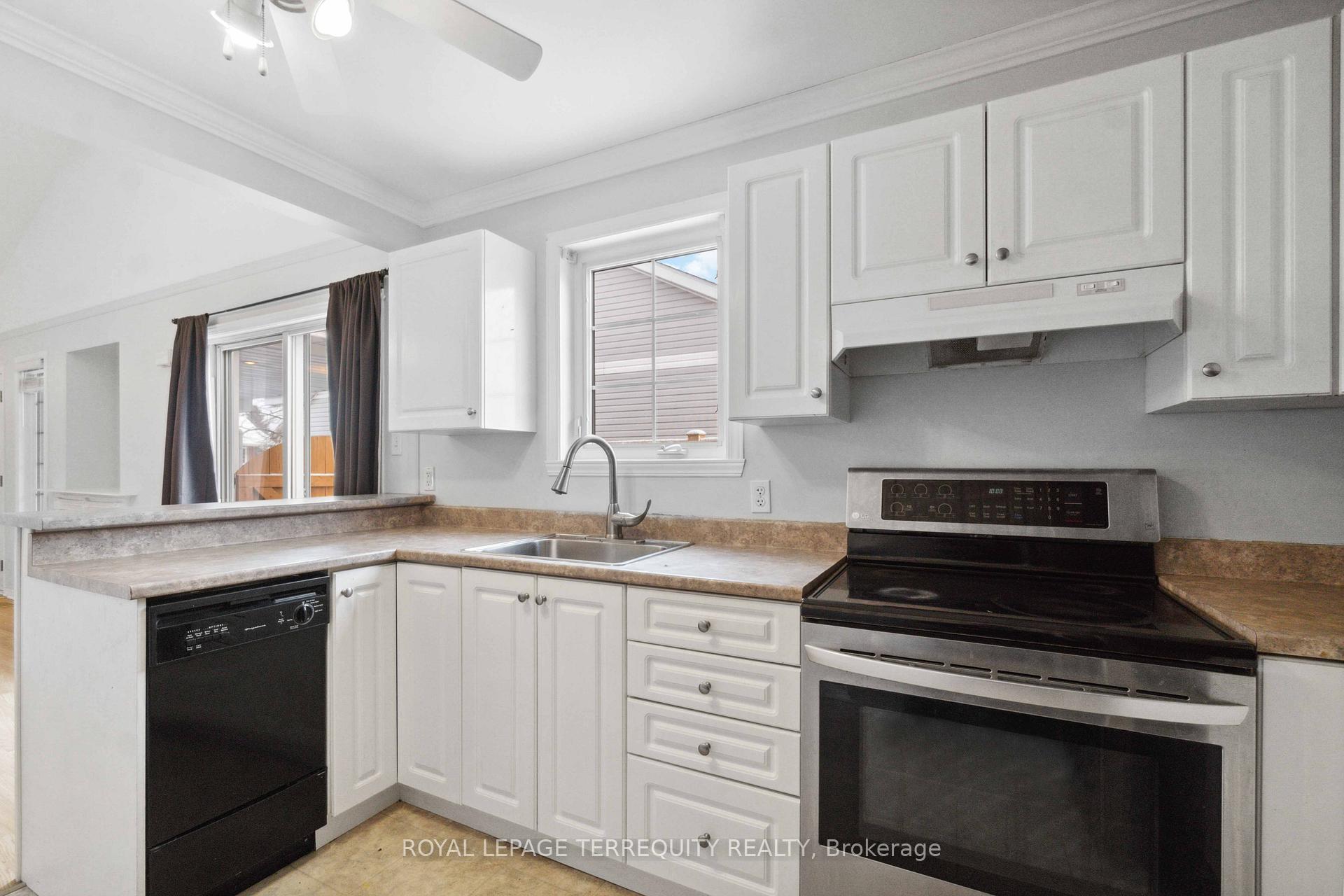 Photo 12 of 243 Hemlock Crescent, Cornwall — HOMEH