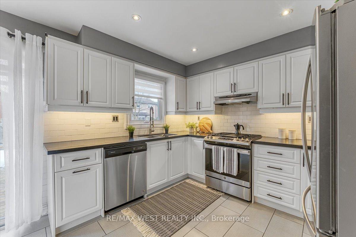 Photo 7 of 12 Whitbread Avenue, Caledon, Bolton East — HOMEH