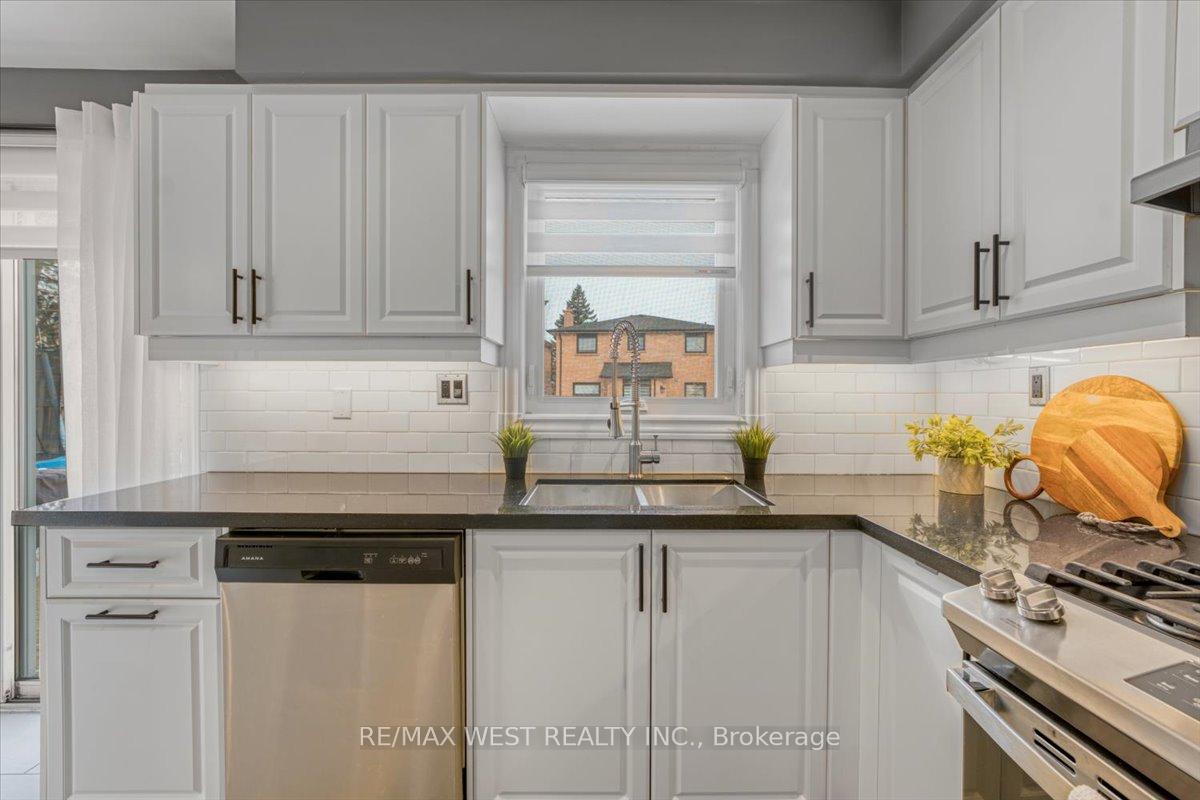 Photo 9 of 12 Whitbread Avenue, Caledon, Bolton East — HOMEH
