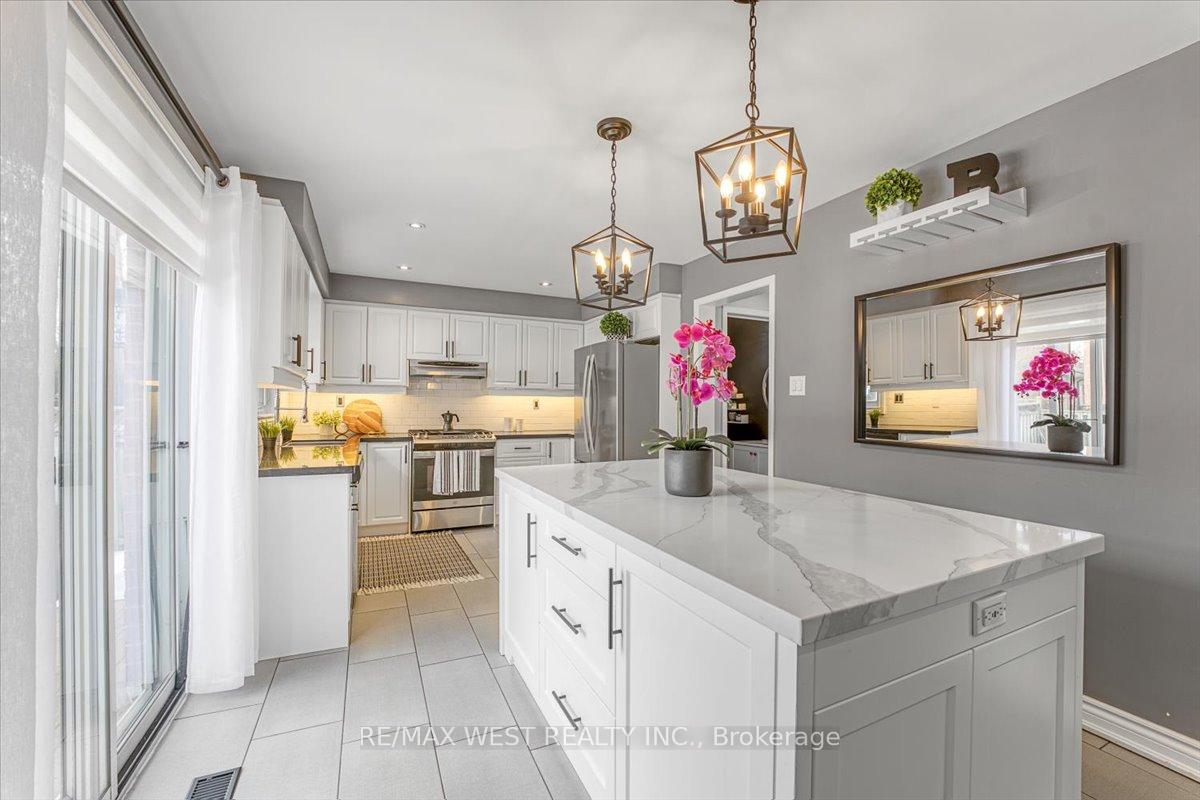 Photo 11 of 12 Whitbread Avenue, Caledon, Bolton East — HOMEH