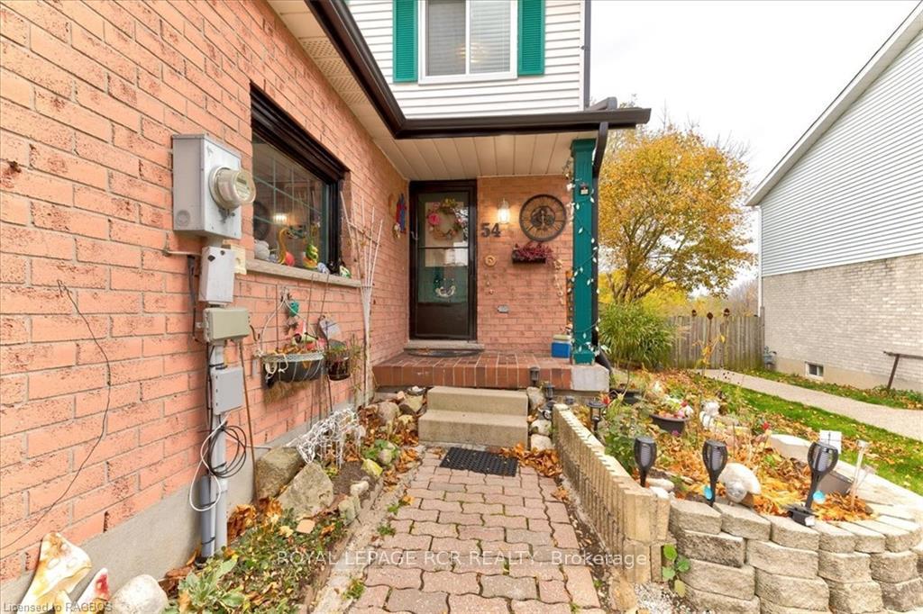 Photo 5 of 54 Poplar Drive, Cambridge — HOMEH