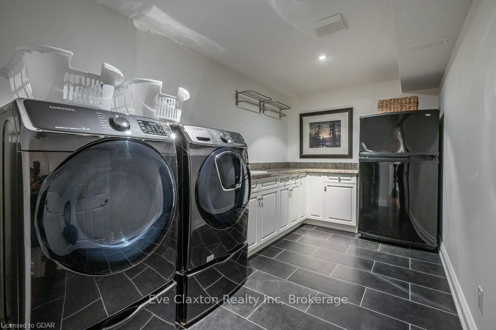 Photo 29 of 459 Winston Boulevard, Cambridge — HOMEH