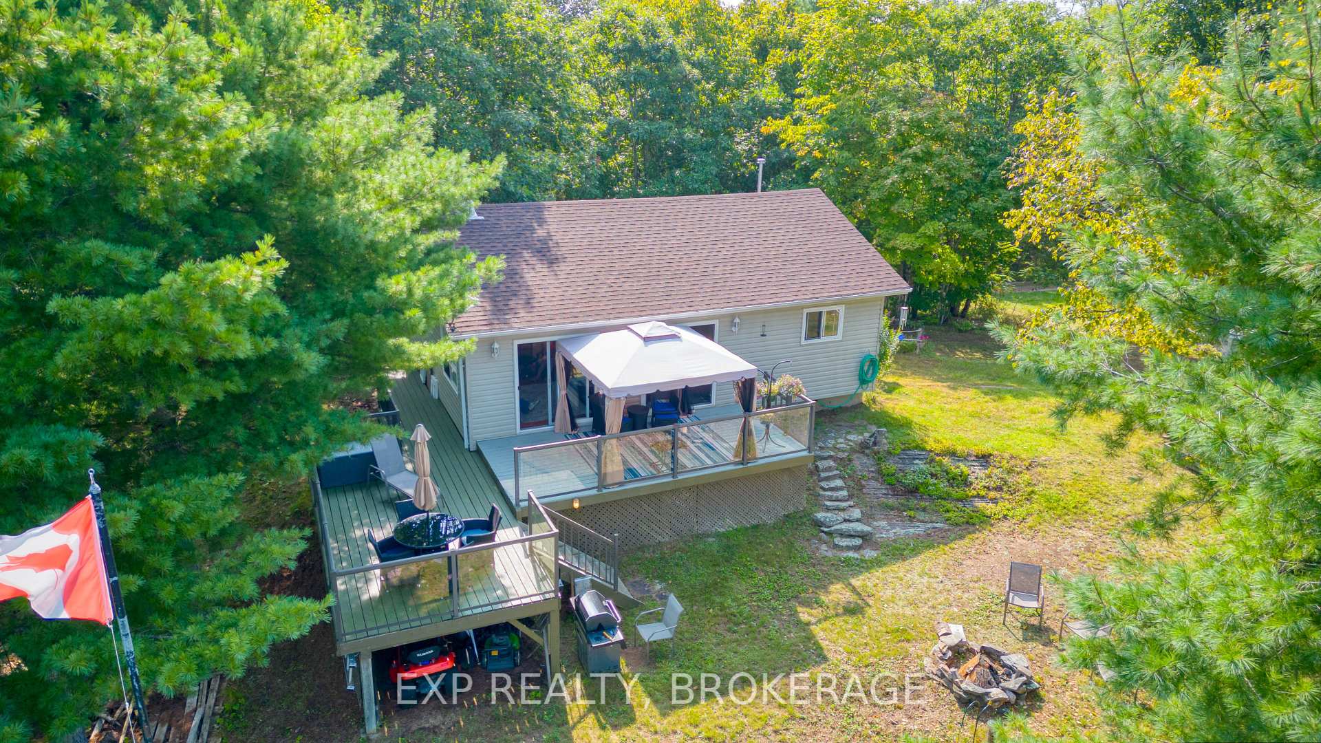 Photo 2 of 1040 Waters Edge Lane, Frontenac, Frontenac Centre — HOMEH