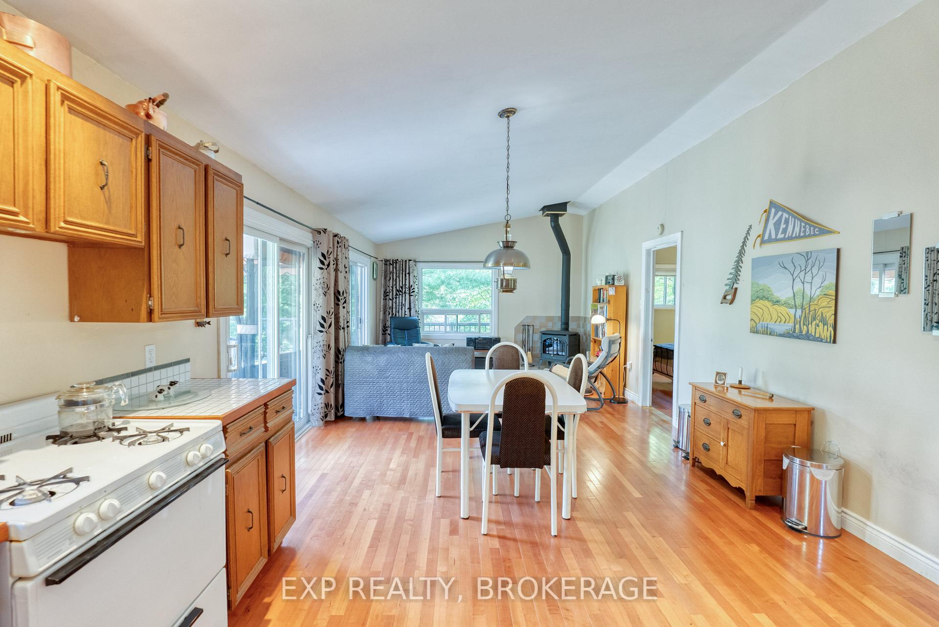 Photo 6 of 1040 Waters Edge Lane, Frontenac, Frontenac Centre — HOMEH