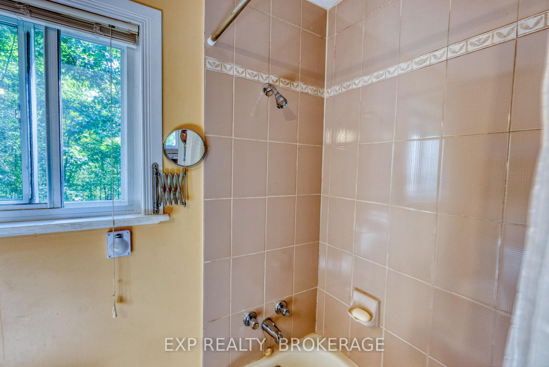 Photo 9 of 1040 Waters Edge Lane, Frontenac, Frontenac Centre — HOMEH