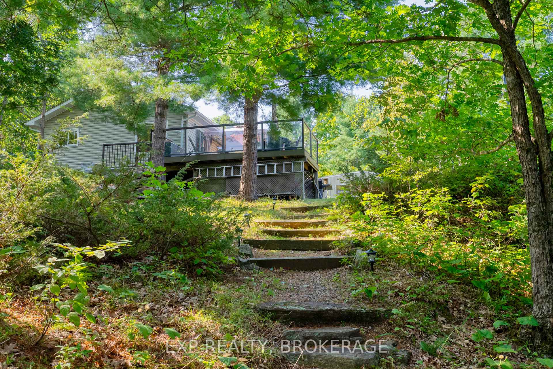 Photo 20 of 1040 Waters Edge Lane, Frontenac, Frontenac Centre — HOMEH