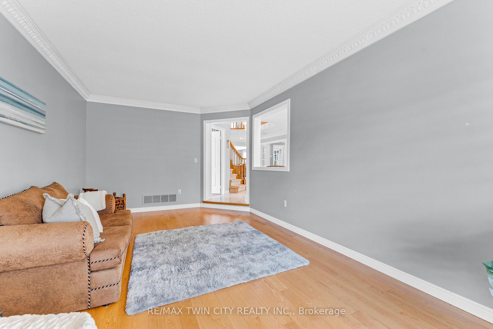 Photo 9 of 670 Peter Robertson Boulevard, Brampton, Sandringham-Wellington — HOMEH
