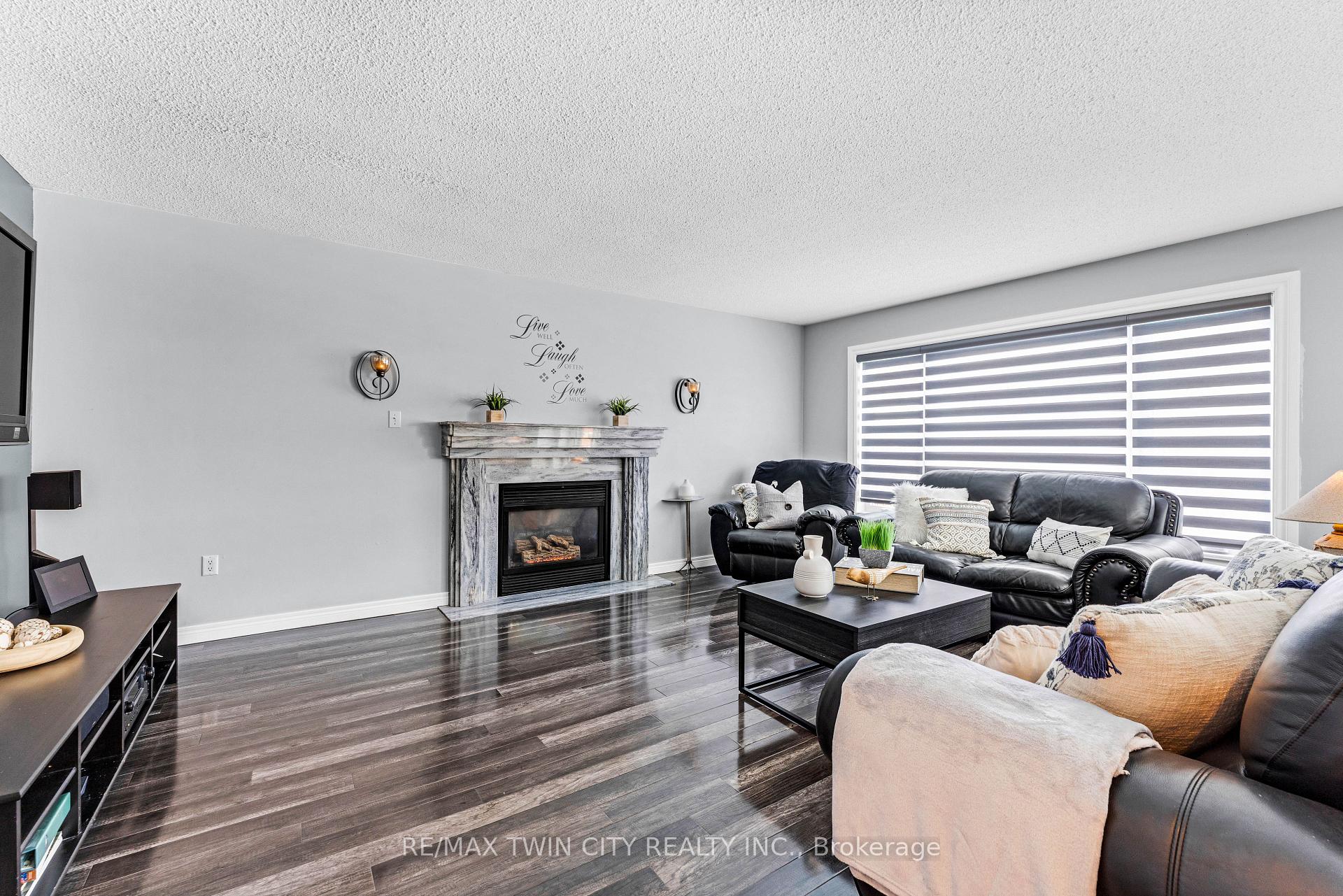 Photo 16 of 670 Peter Robertson Boulevard, Brampton, Sandringham-Wellington — HOMEH