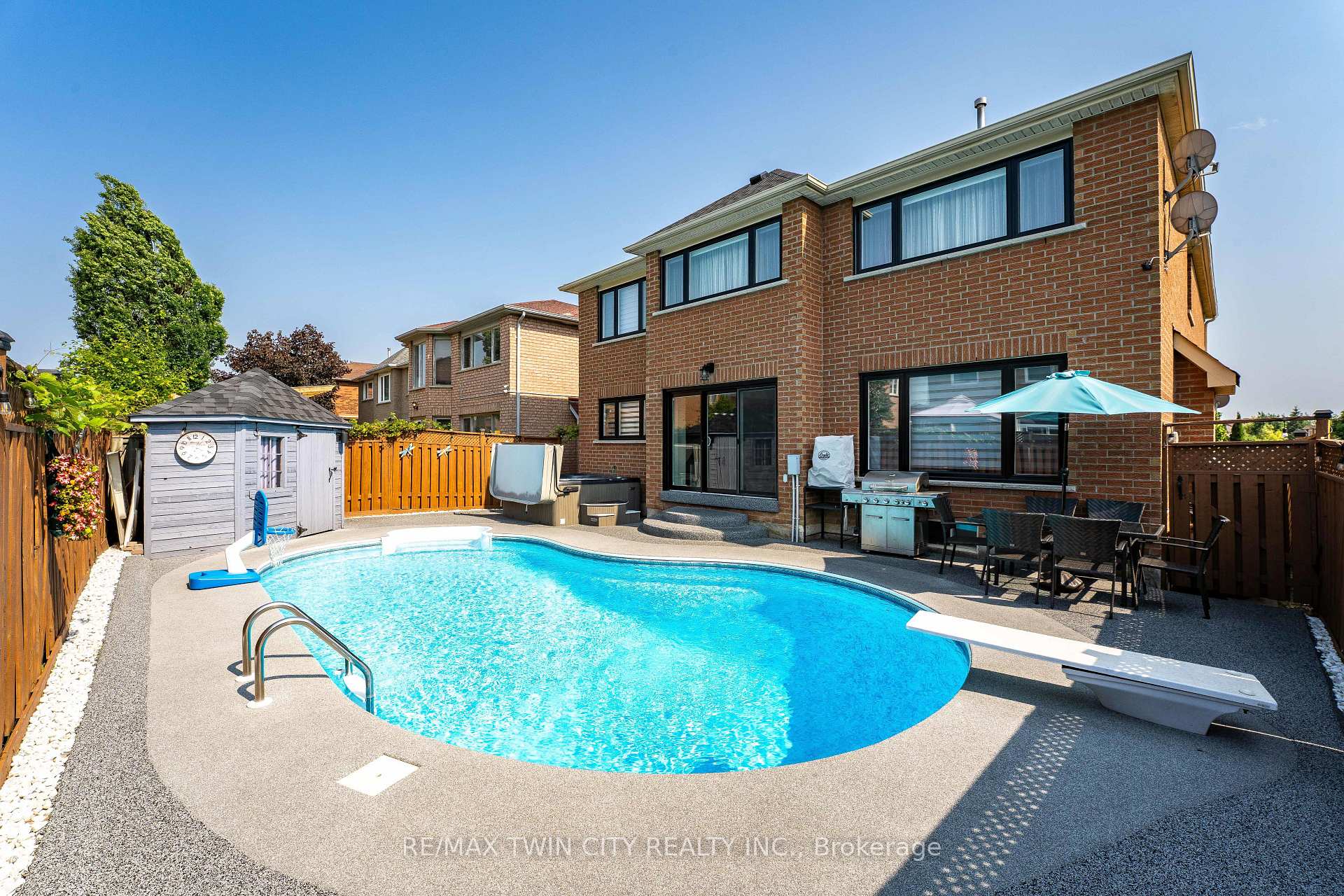 Photo 40 of 670 Peter Robertson Boulevard, Brampton, Sandringham-Wellington — HOMEH