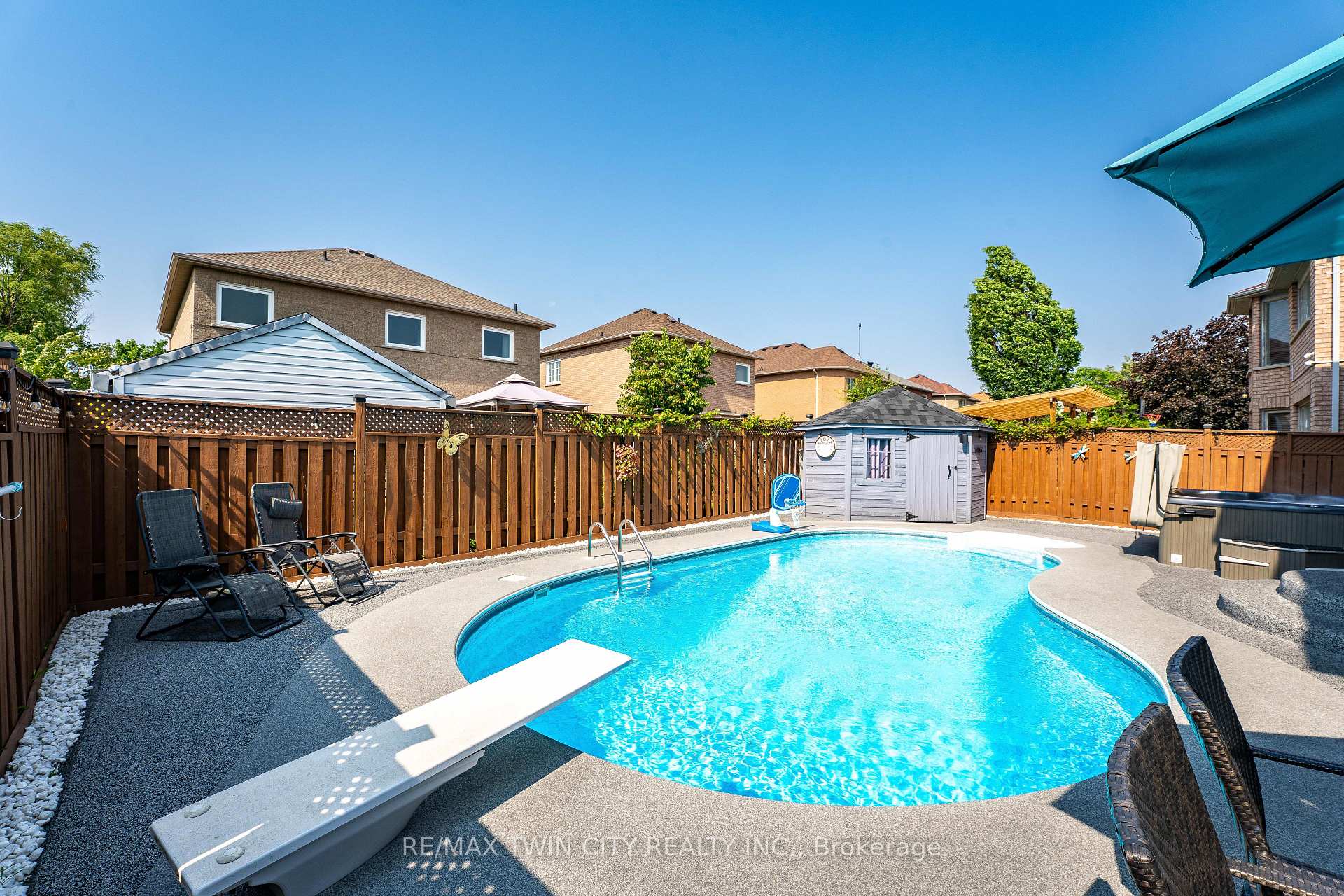 Photo 41 of 670 Peter Robertson Boulevard, Brampton, Sandringham-Wellington — HOMEH