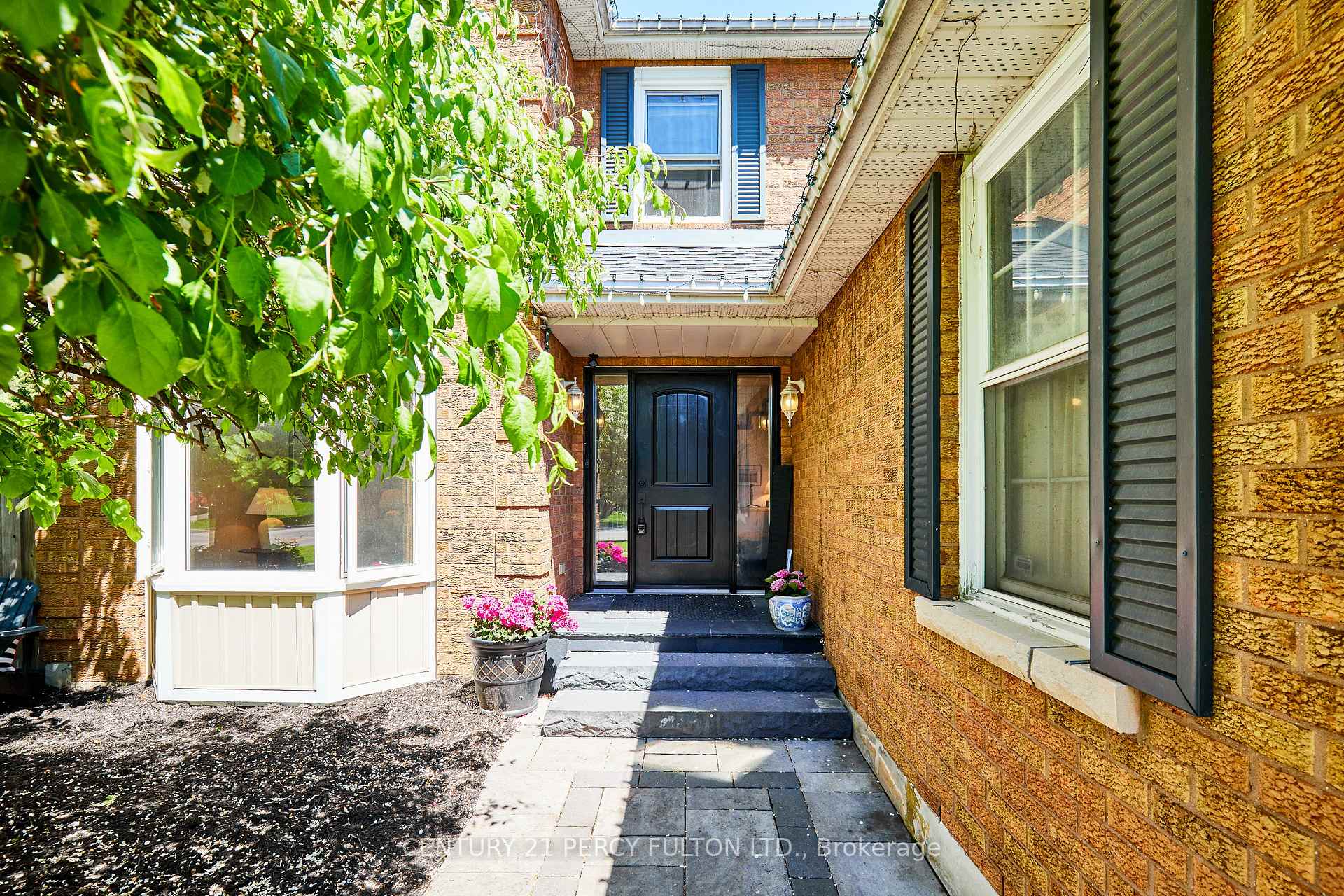 Photo 2 of 21 Robert Adams Drive, Clarington, Courtice — HOMEH