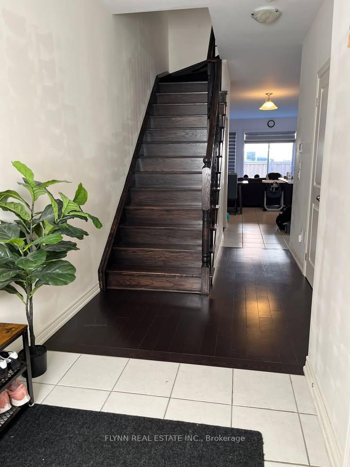 Photo 7 of 7 Kempsford Crescent, Brampton, Northwest Brampton — HOMEH