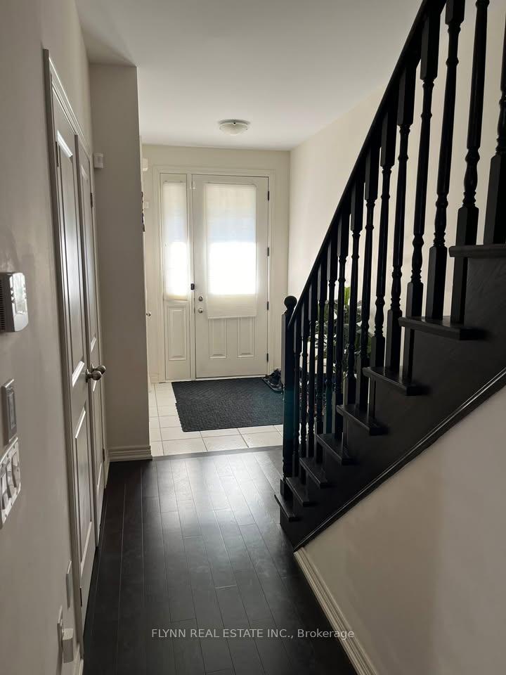 Photo 9 of 7 Kempsford Crescent, Brampton, Northwest Brampton — HOMEH