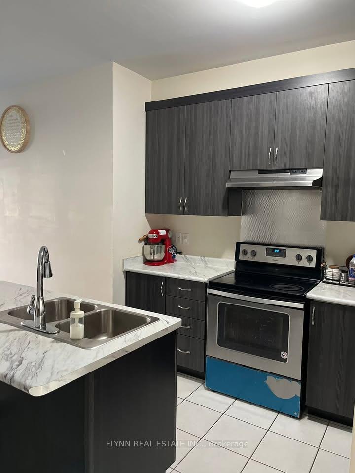 Photo 12 of 7 Kempsford Crescent, Brampton, Northwest Brampton — HOMEH
