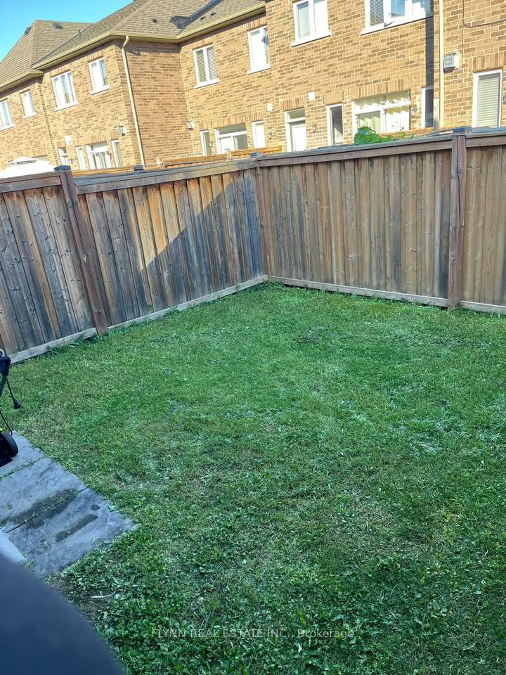 Photo 17 of 7 Kempsford Crescent, Brampton, Northwest Brampton — HOMEH