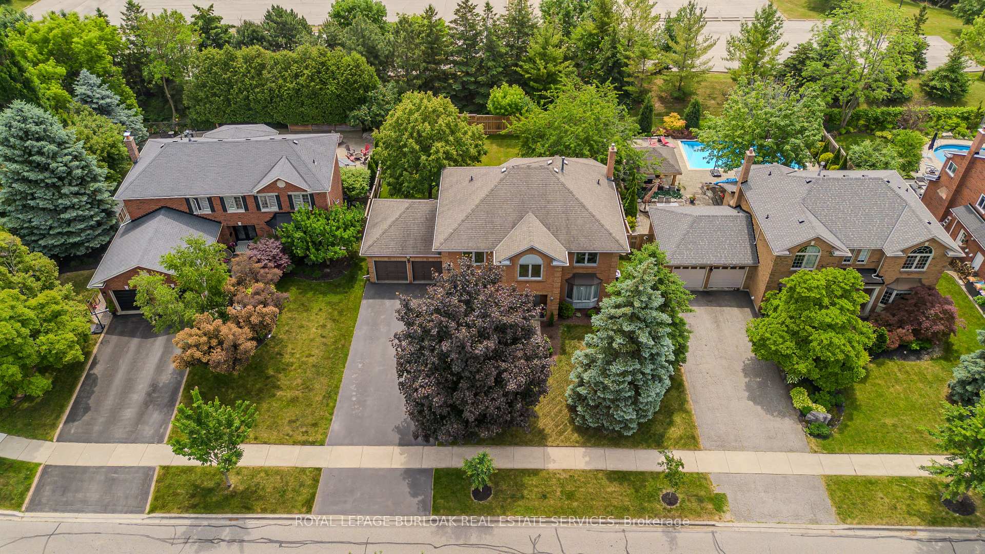 Front of 1352 Winterberry Drive
