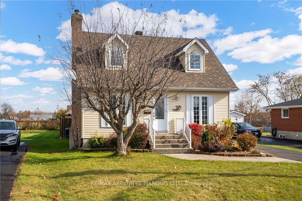 Photo 1 of 2747 Ross Avenue, Cornwall — HOMEH