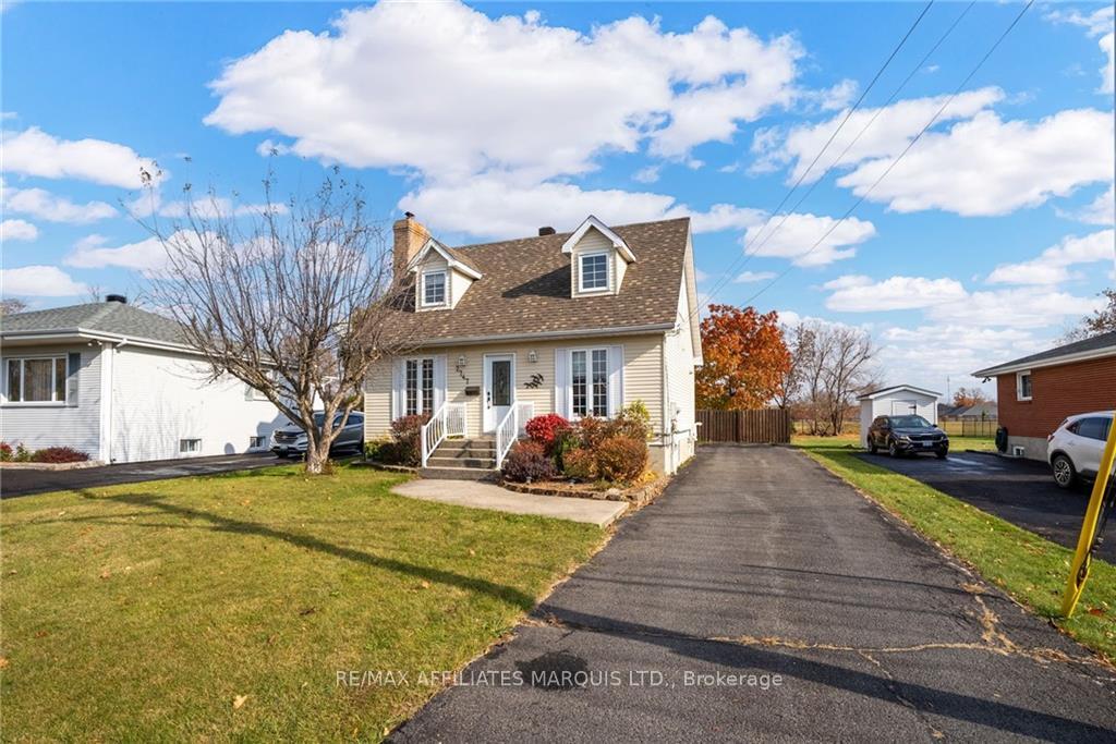 Photo 2 of 2747 Ross Avenue, Cornwall — HOMEH
