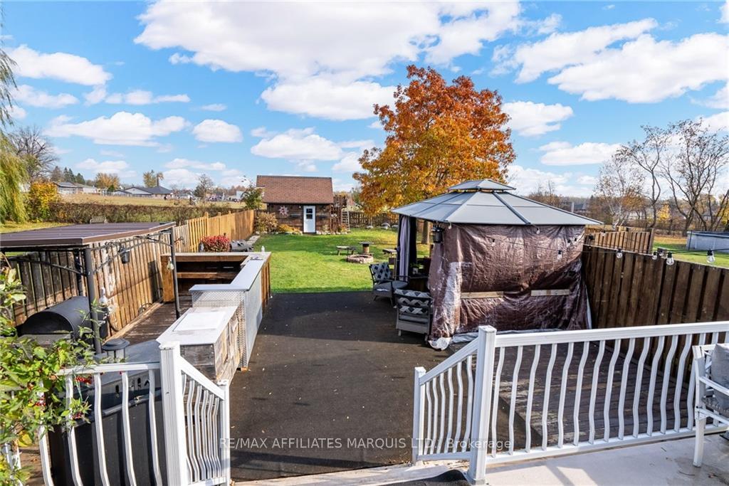 Photo 9 of 2747 Ross Avenue, Cornwall — HOMEH