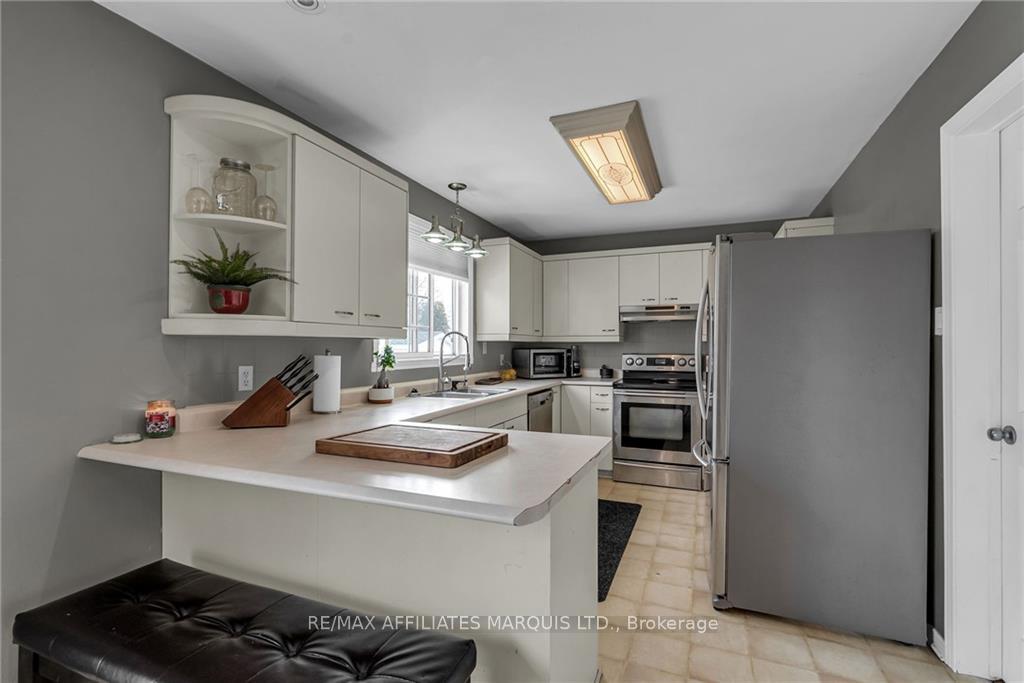 Photo 19 of 2747 Ross Avenue, Cornwall — HOMEH