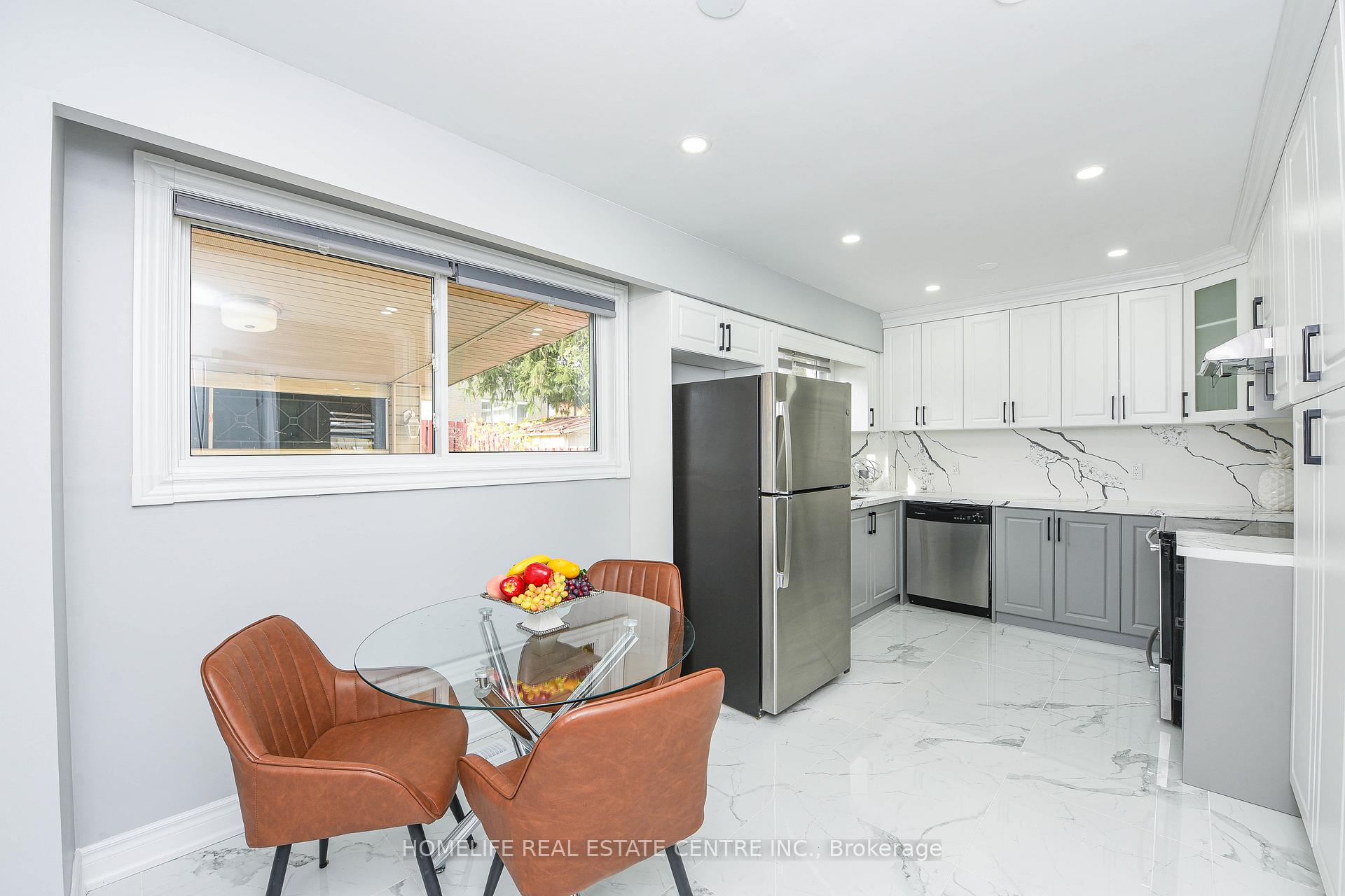 Photo 11 of 58 Wilton Drive, Brampton, Brampton East — HOMEH