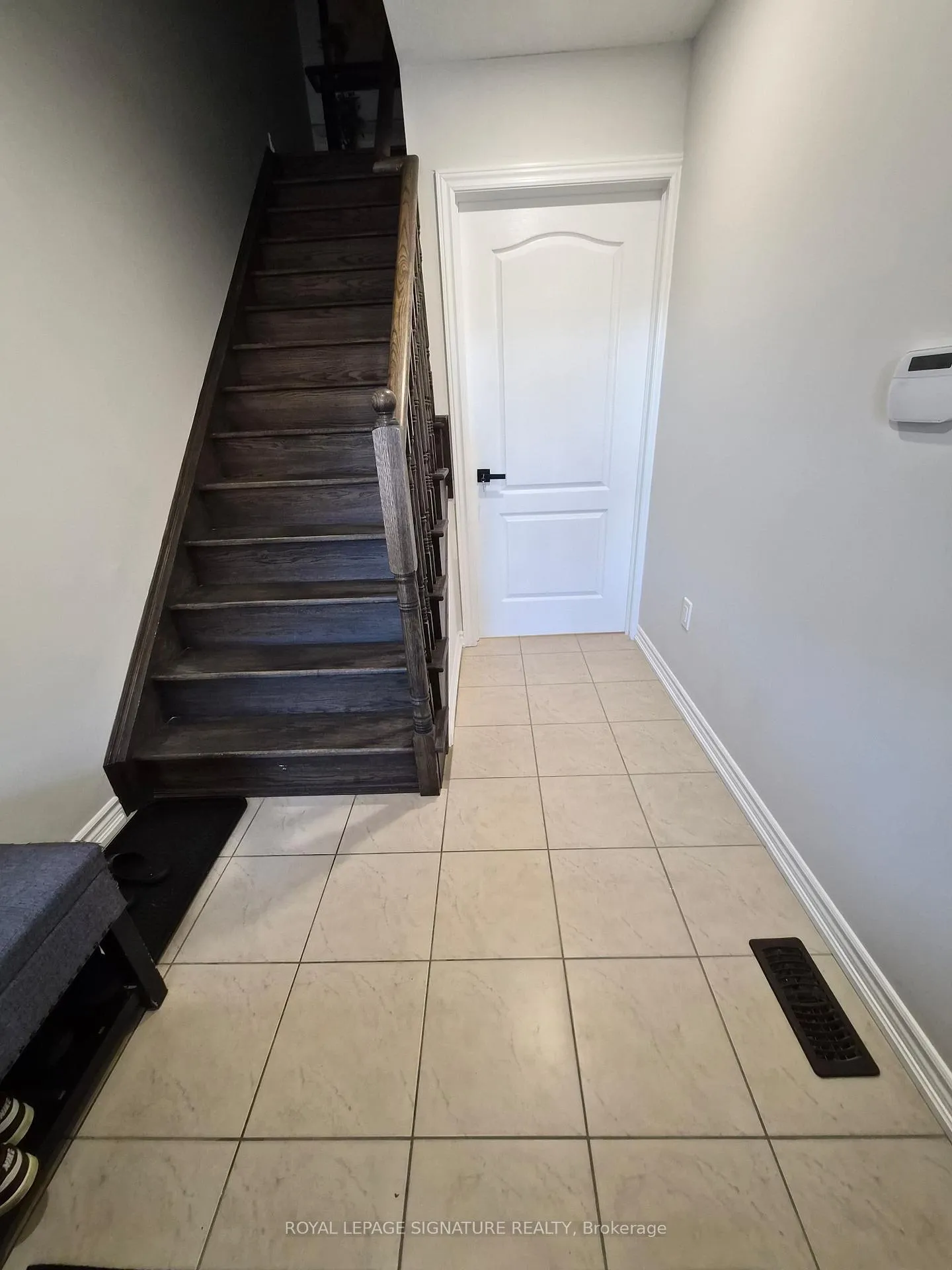 Photo 2 of 31 Shiff Crescent, Brampton, Heart Lake East — HOMEH