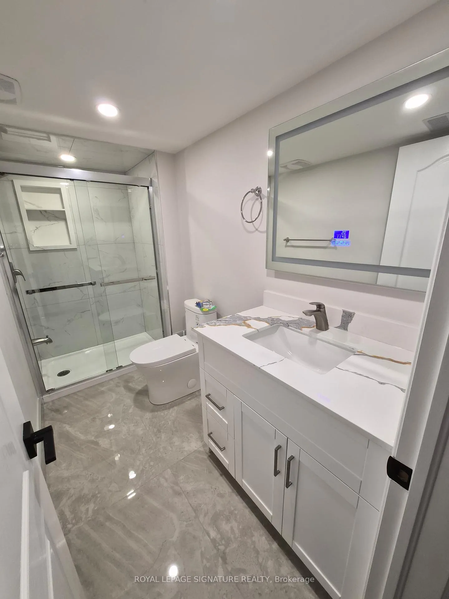 Photo 12 of 31 Shiff Crescent, Brampton, Heart Lake East — HOMEH