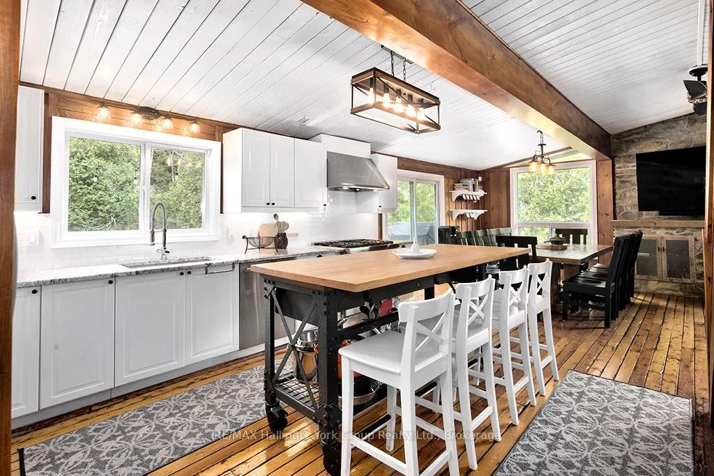 Photo 8 of 128 James Street S, Blue Mountains — HOMEH