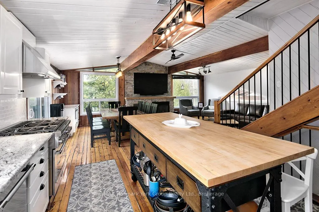 Photo 11 of 128 James Street S, Blue Mountains — HOMEH
