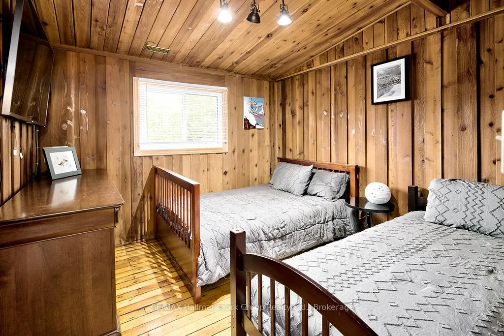 Photo 33 of 128 James Street S, Blue Mountains — HOMEH