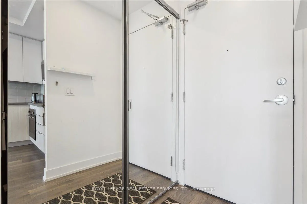 Photo 4 of Unit 2002, 297 Oak Walk Dr, Oakville, River Oaks — HOMEH