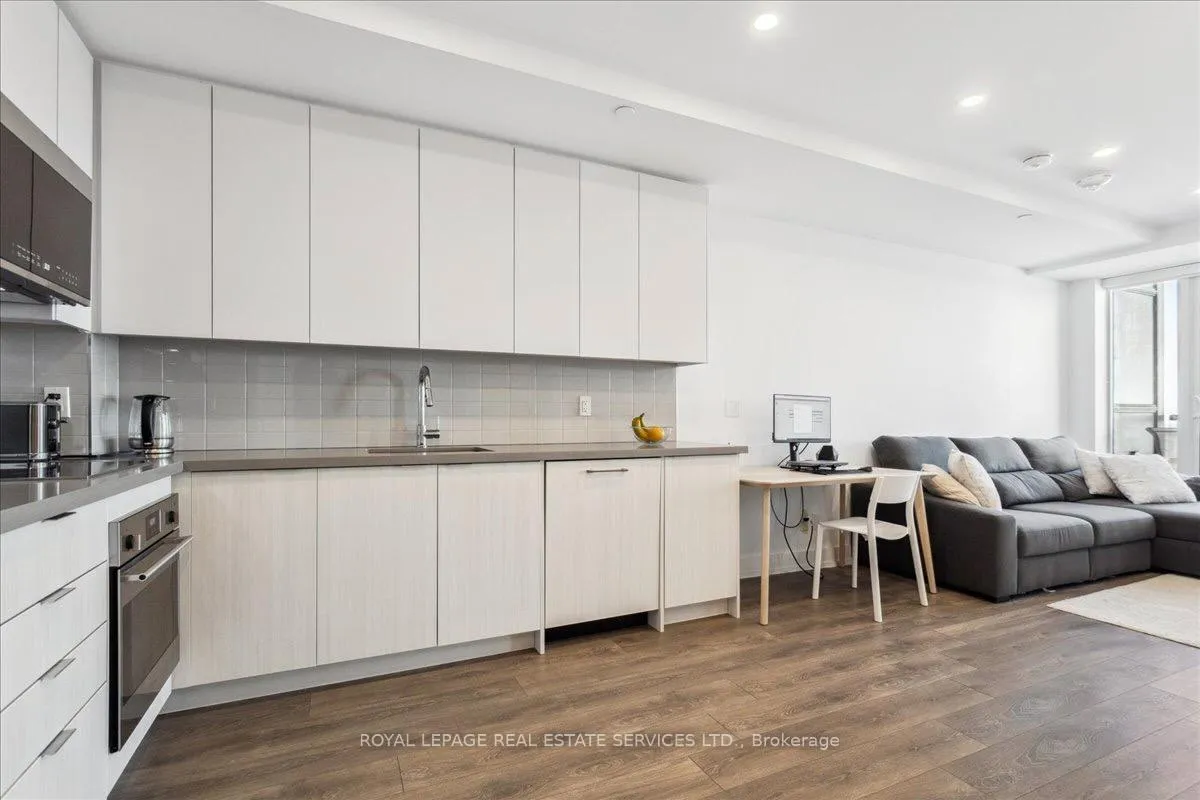 Photo 7 of Unit 2002, 297 Oak Walk Dr, Oakville, River Oaks — HOMEH