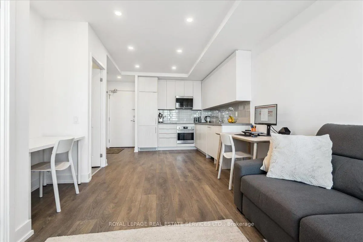 Photo 12 of Unit 2002, 297 Oak Walk Dr, Oakville, River Oaks — HOMEH