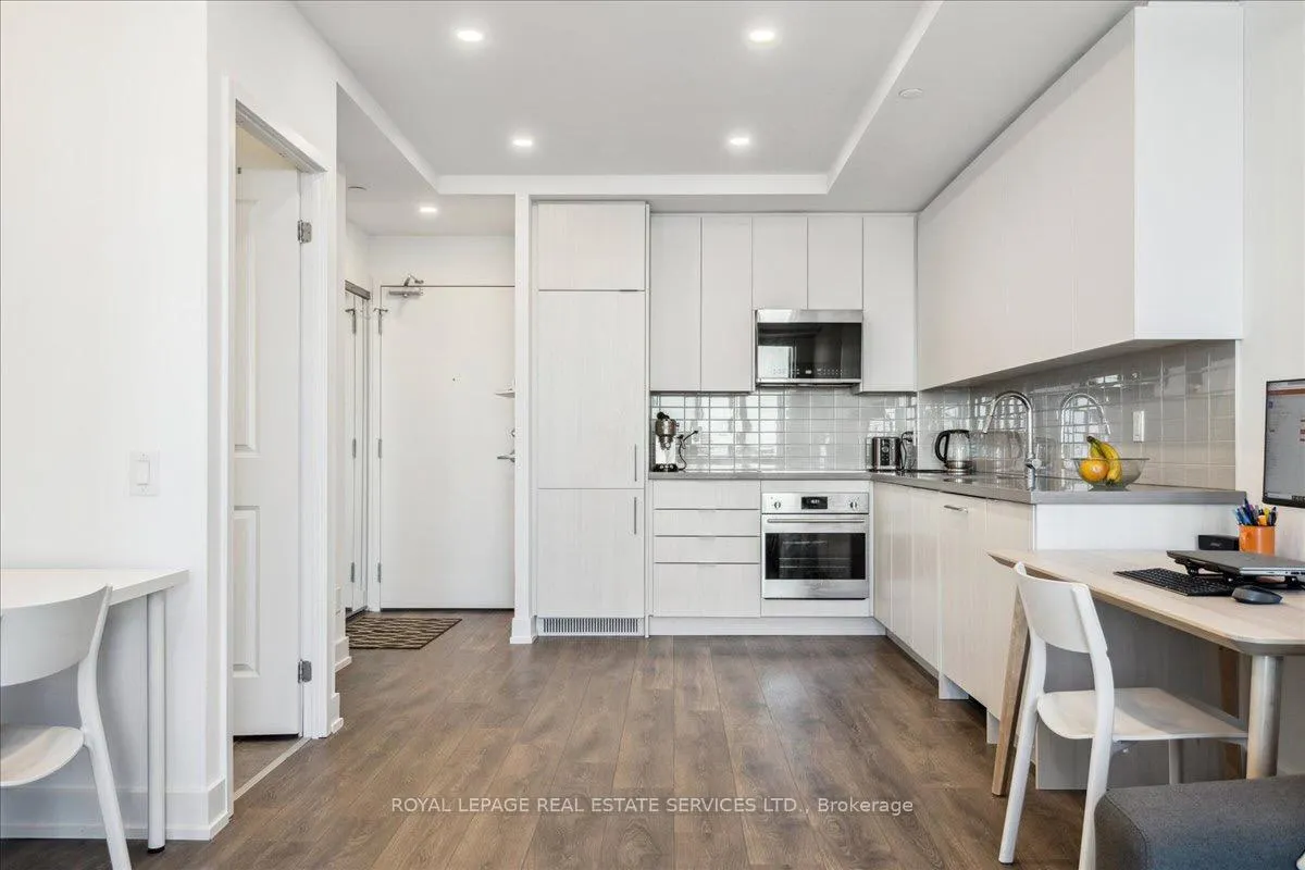 Photo 13 of Unit 2002, 297 Oak Walk Dr, Oakville, River Oaks — HOMEH