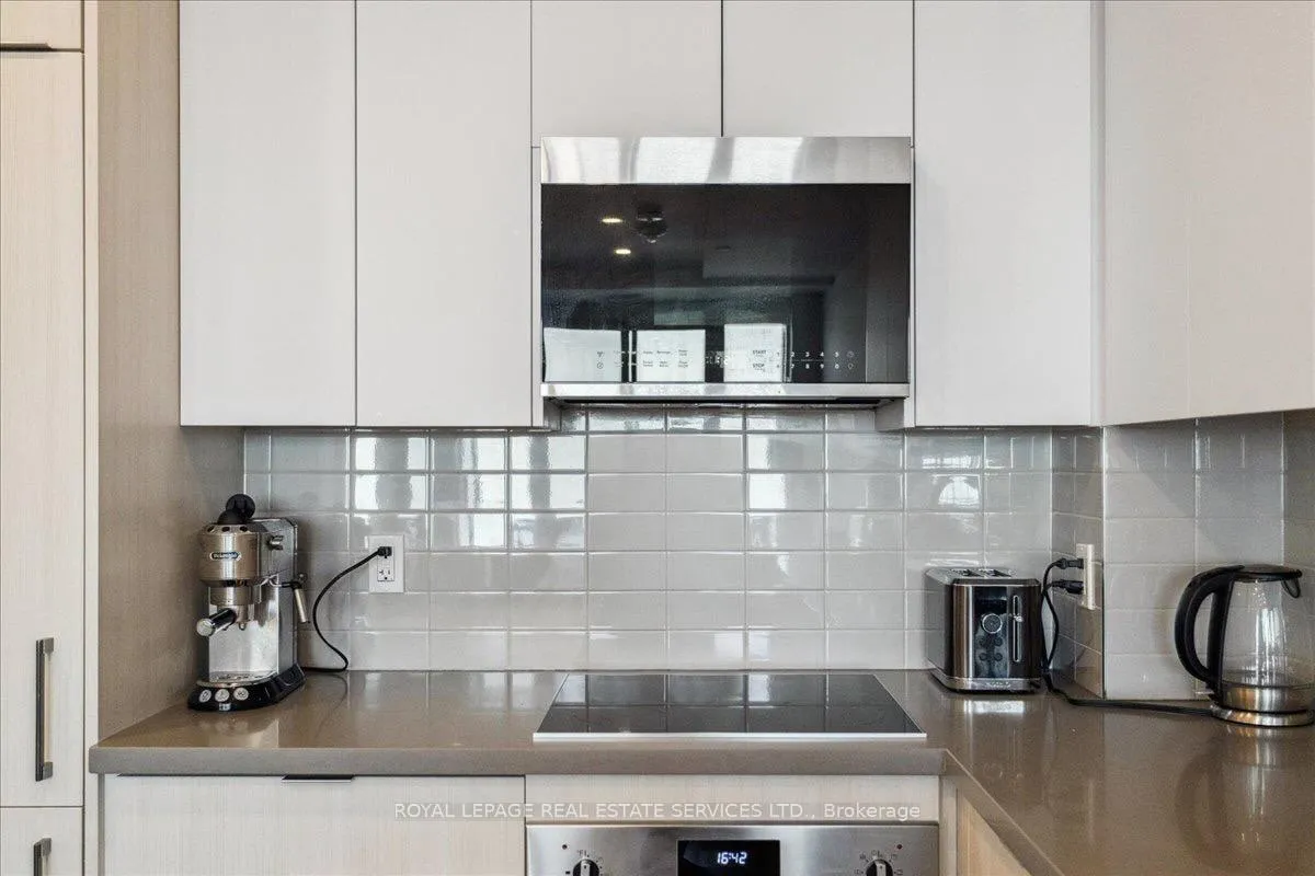Photo 14 of Unit 2002, 297 Oak Walk Dr, Oakville, River Oaks — HOMEH