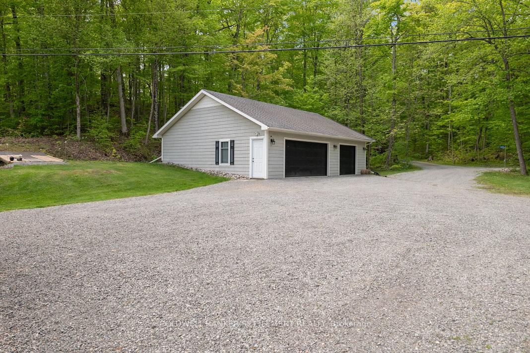Photo 32 of 1022A Coutlee Point Lane, Frontenac, Frontenac Centre — HOMEH