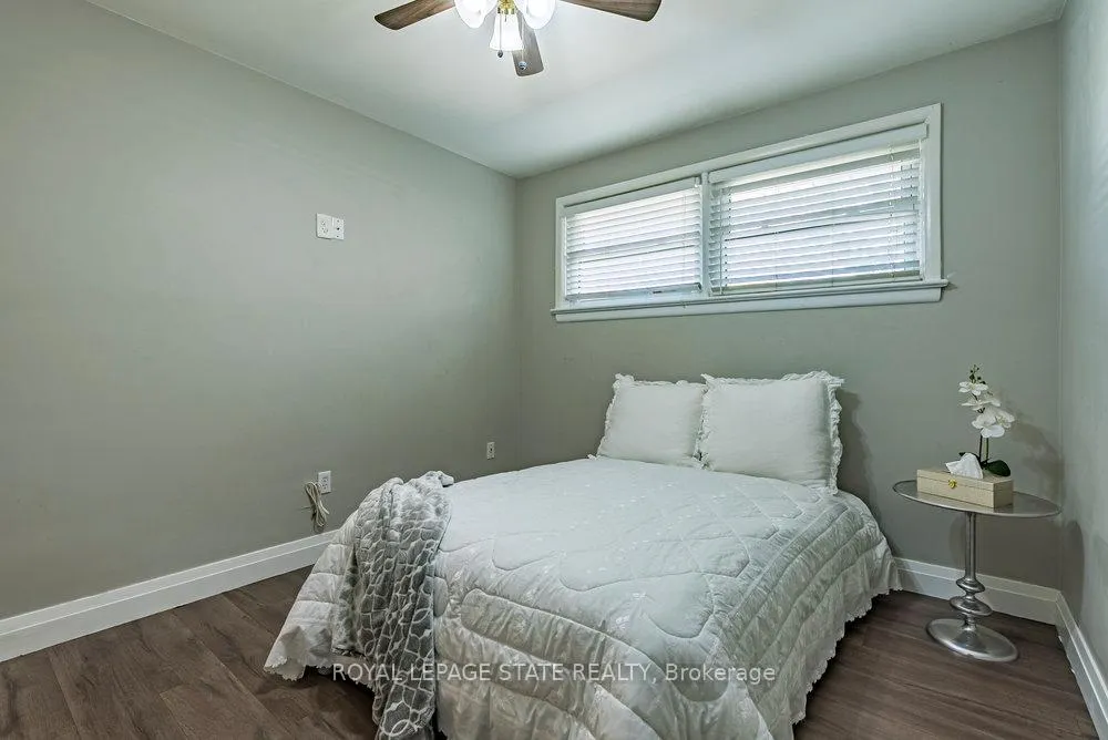 Photo 16 of 105 McElroy Road E, Hamilton, Balfour — HOMEH