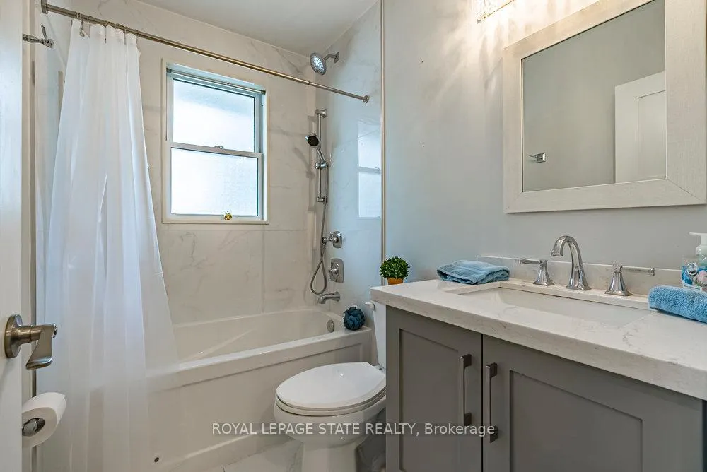 Photo 23 of 105 McElroy Road E, Hamilton, Balfour — HOMEH