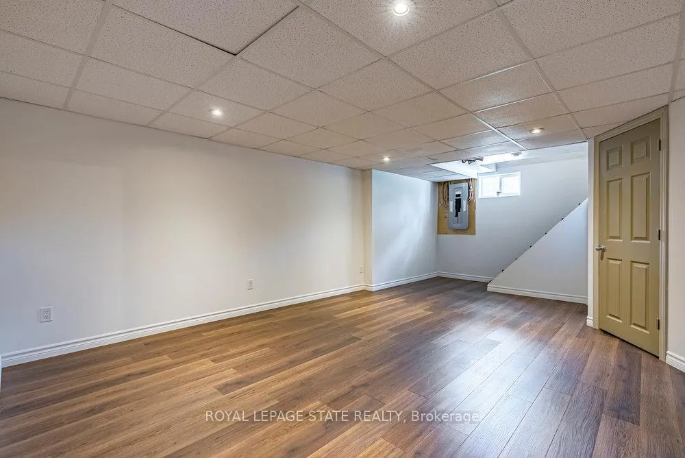 Photo 33 of 105 McElroy Road E, Hamilton, Balfour — HOMEH
