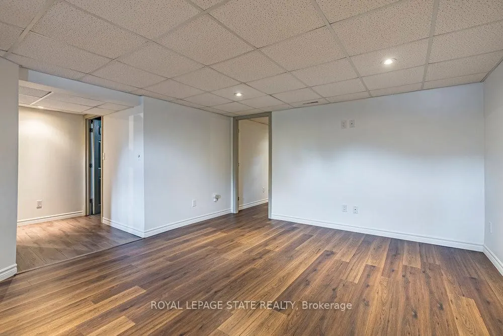 Photo 34 of 105 McElroy Road E, Hamilton, Balfour — HOMEH