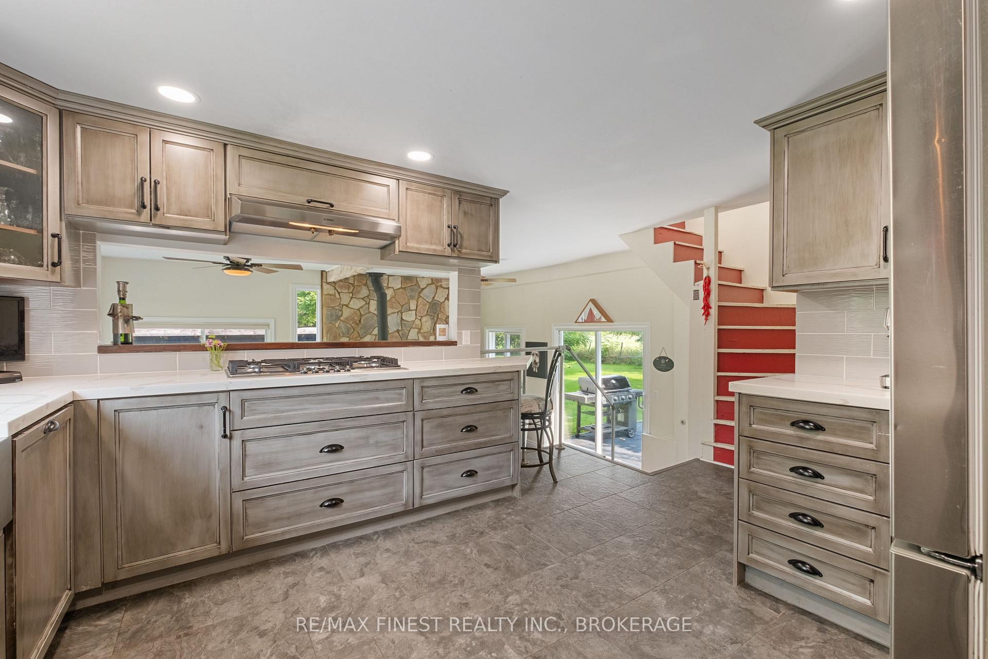Photo 8 of 4902 Petworth Road, Frontenac, Frontenac South — HOMEH
