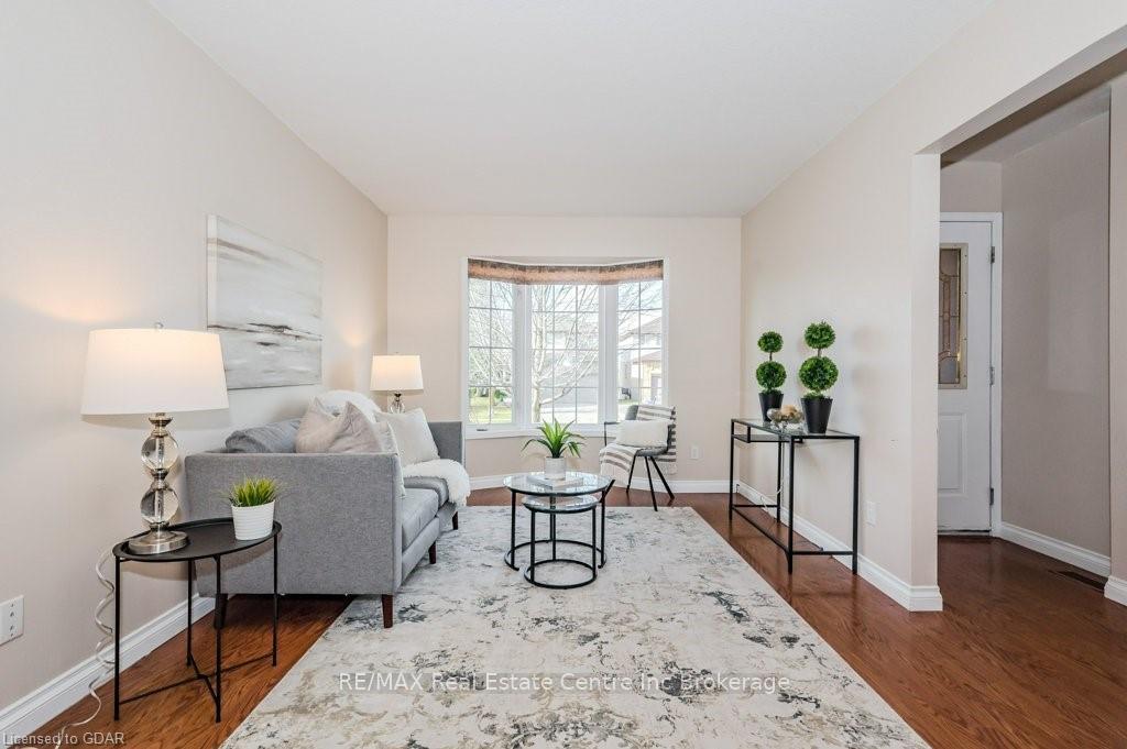Photo 2 of 115 Melran Drive, Cambridge — HOMEH