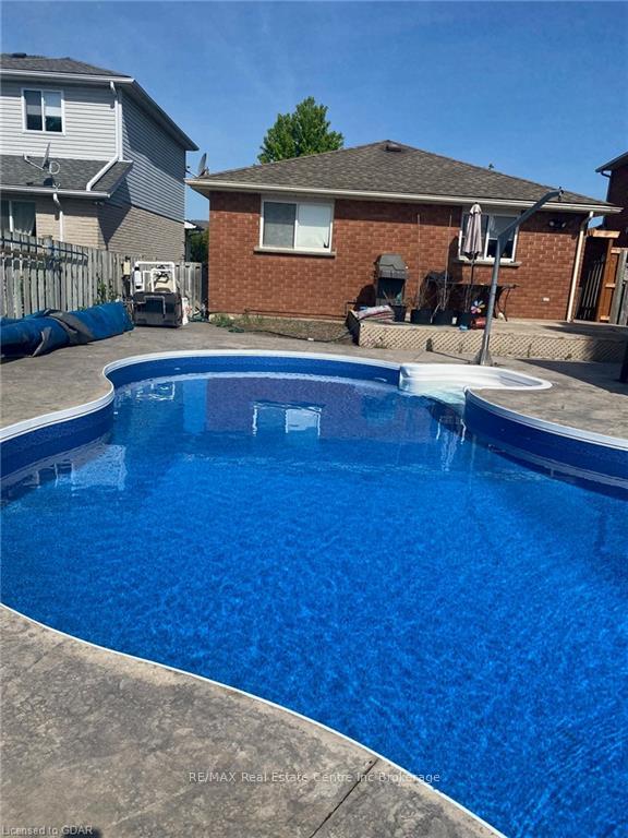 Photo 27 of 115 Melran Drive, Cambridge — HOMEH