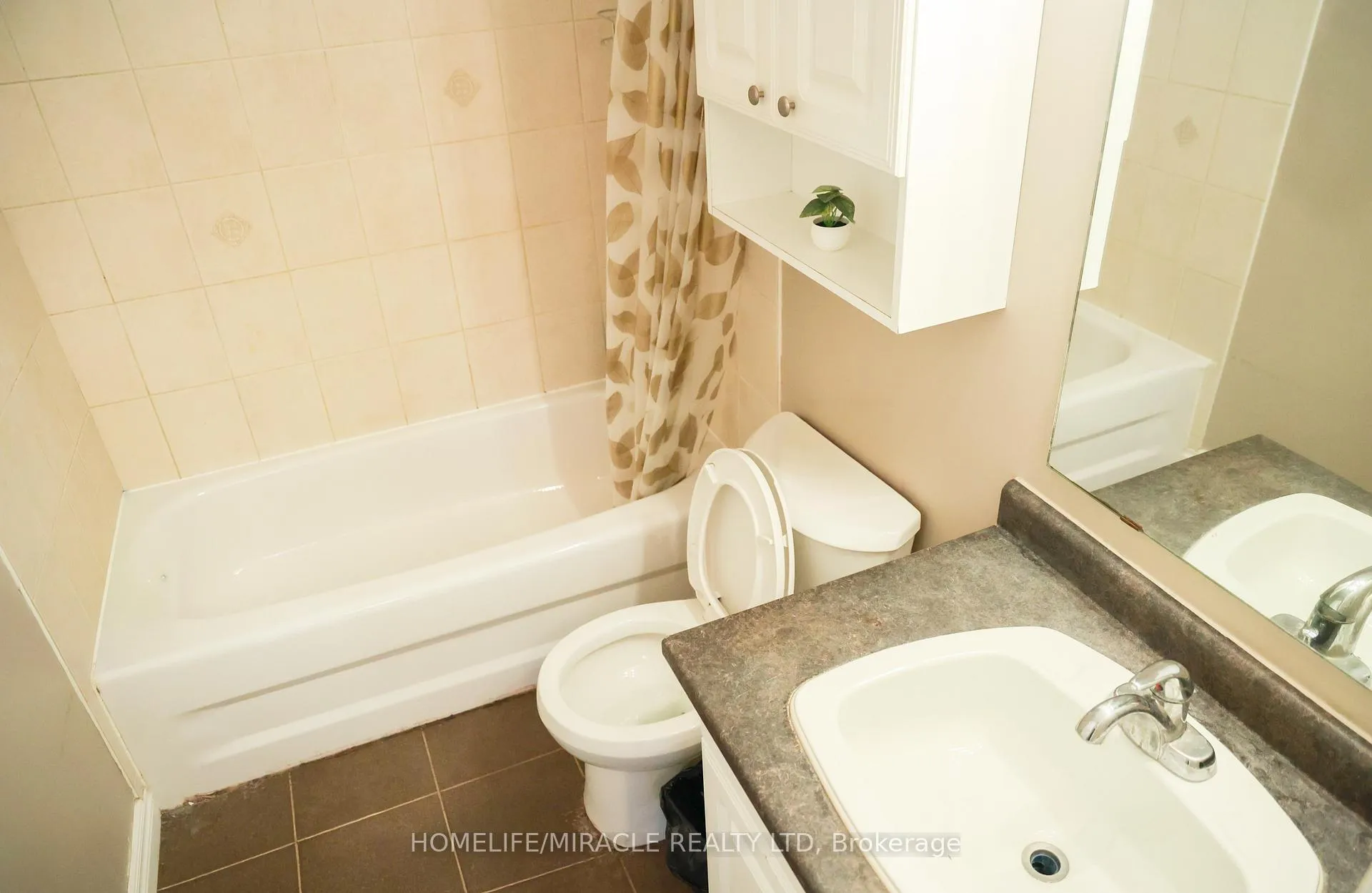 Photo 12 of 67 Stollar Boulevard W, Barrie, Little Lake — HOMEH